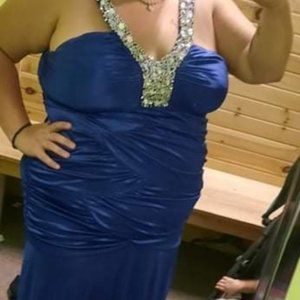 Beautiful formal/semi formal dress size 24